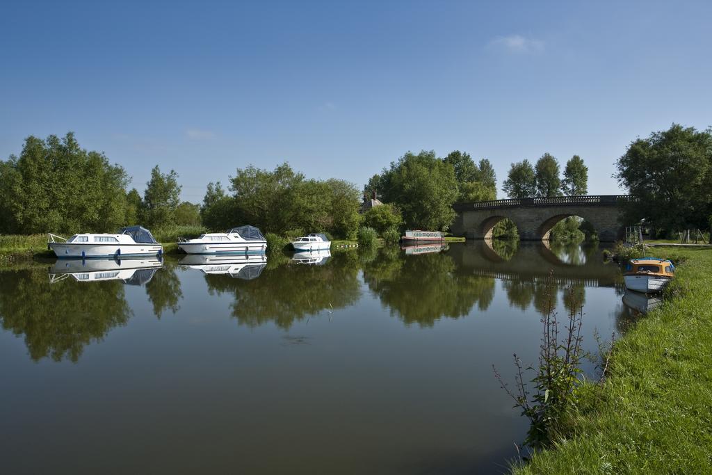 Oxford Riverside Glamping Exterior photo