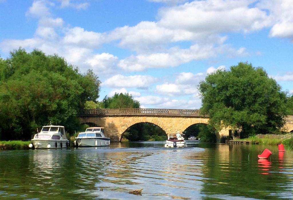 Oxford Riverside Glamping Exterior photo